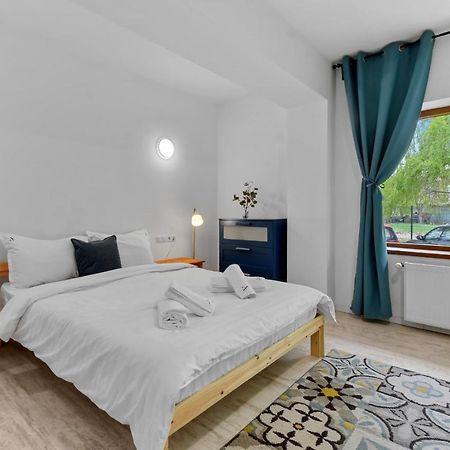 Homestay Отопени Екстериор снимка