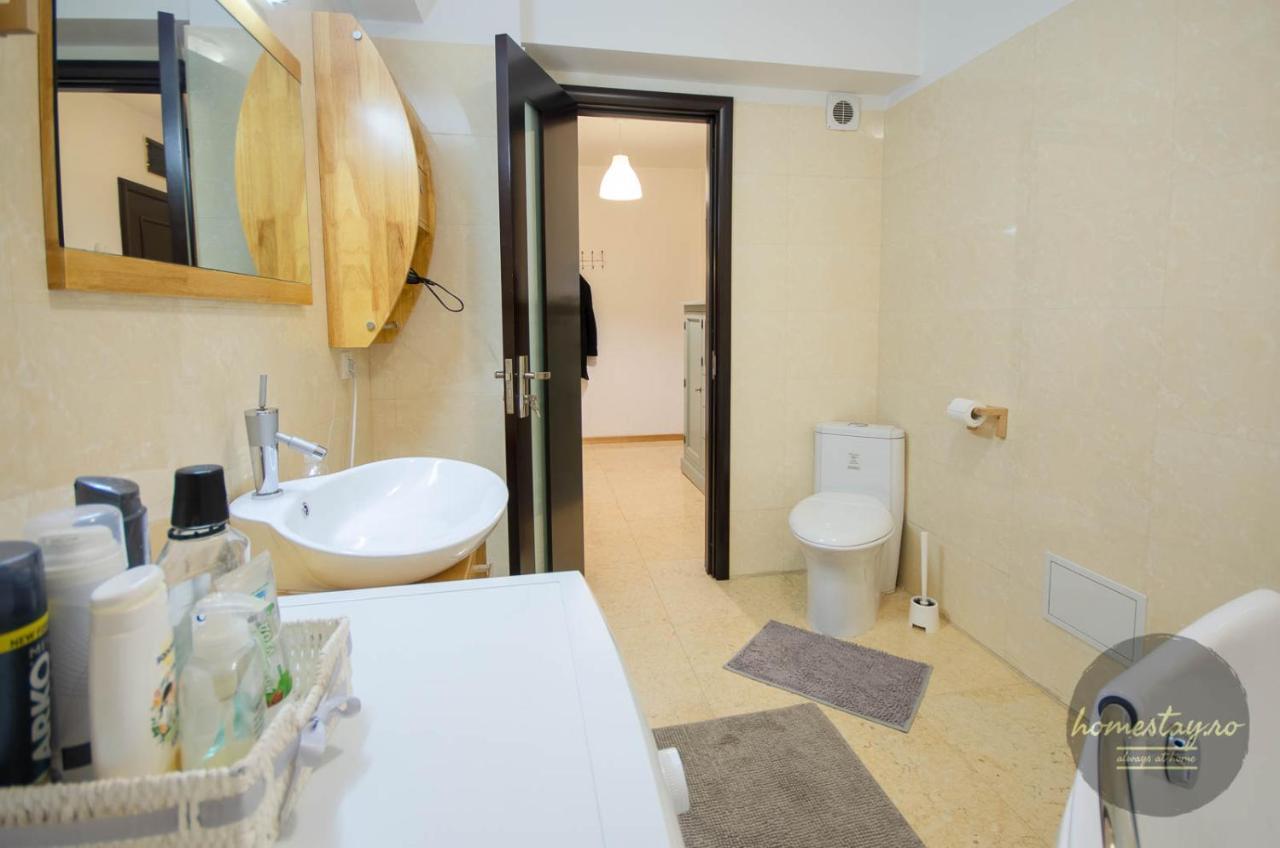 Homestay Отопени Екстериор снимка