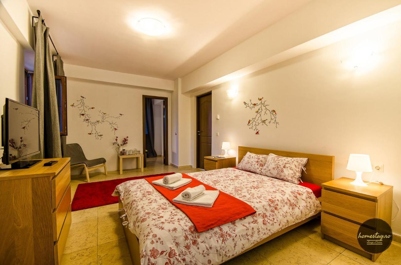 Homestay Отопени Екстериор снимка