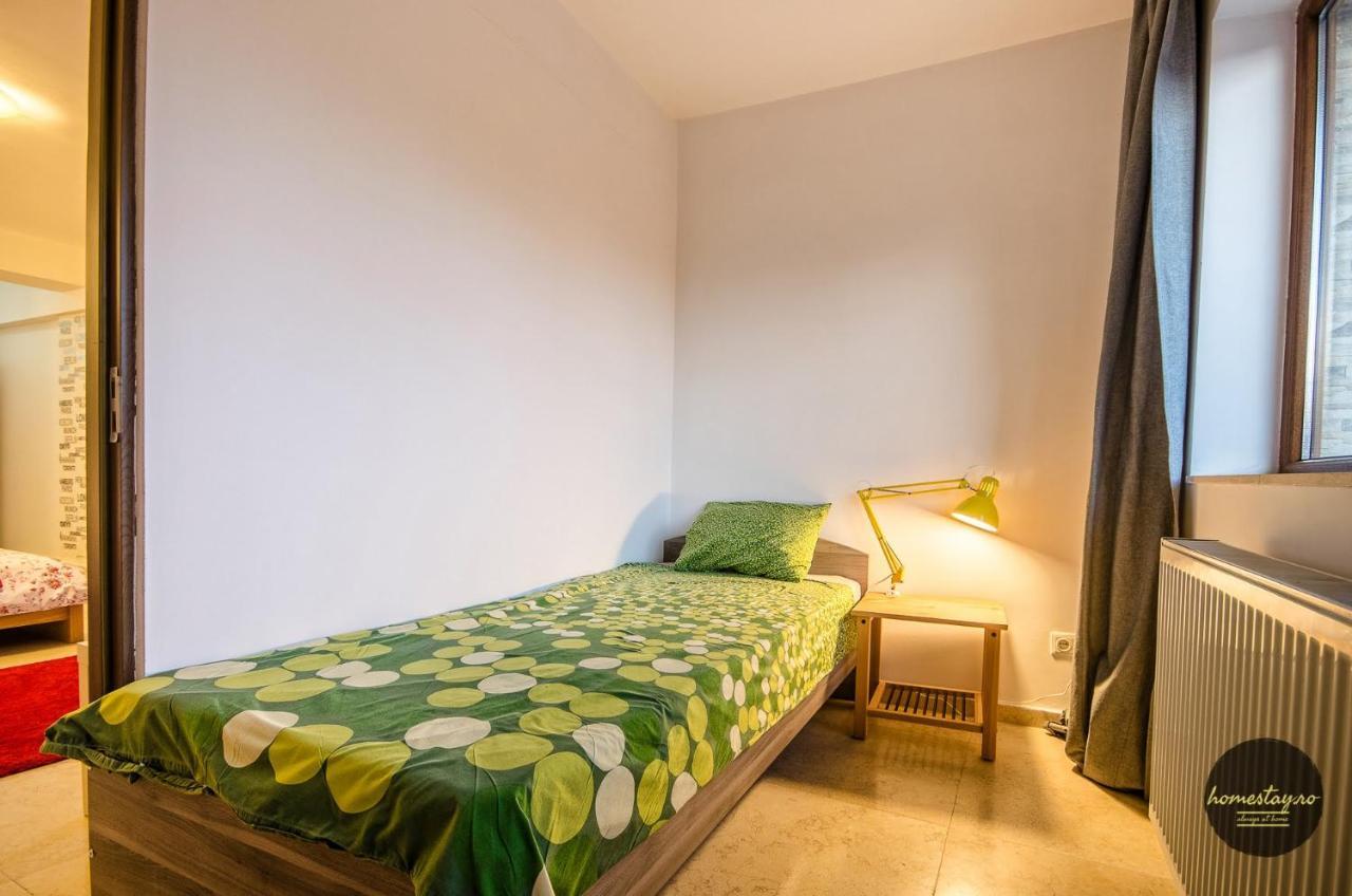 Homestay Отопени Екстериор снимка