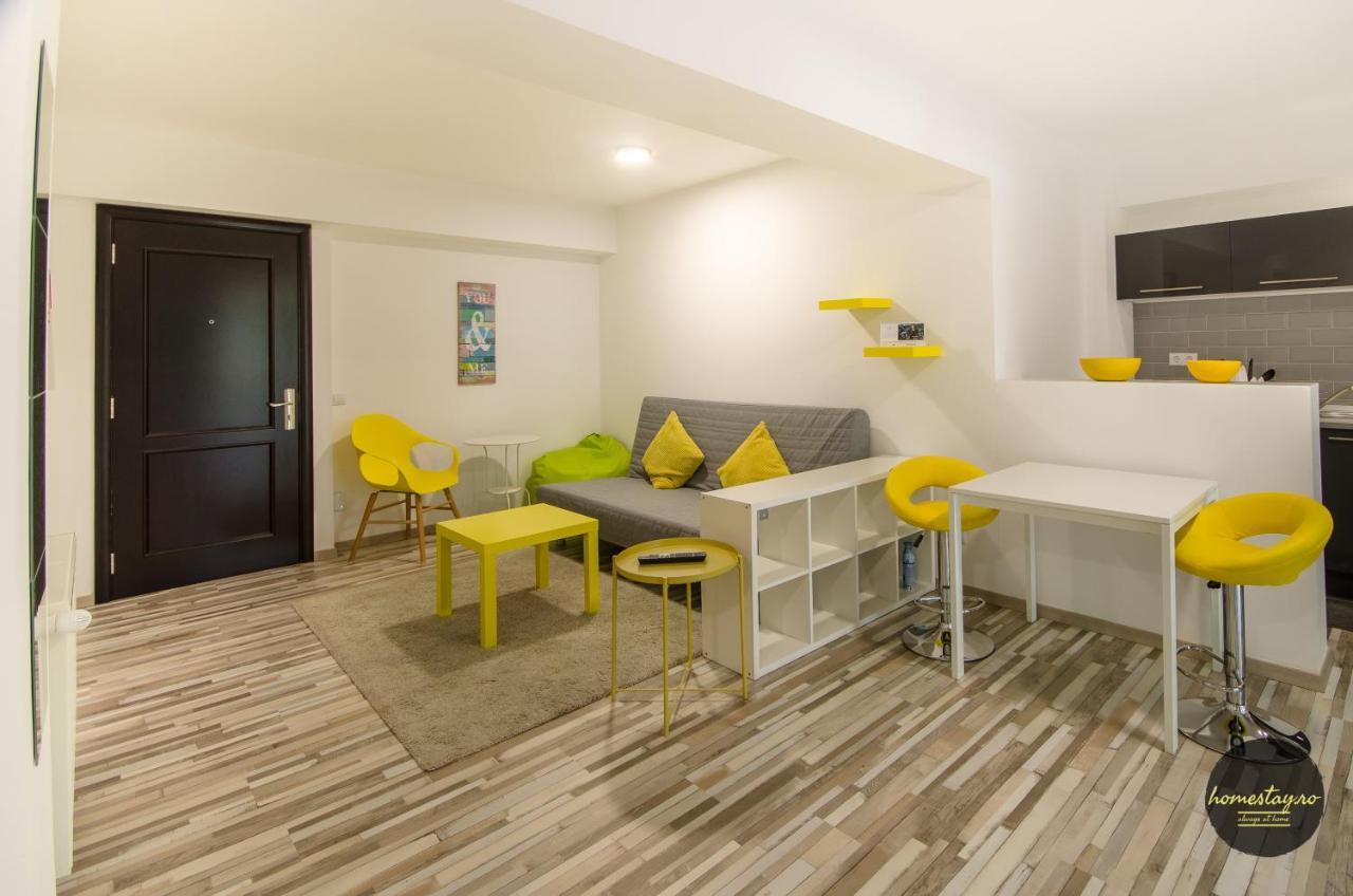 Homestay Отопени Екстериор снимка