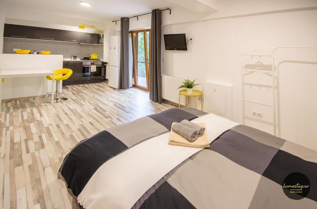 Homestay Отопени Екстериор снимка