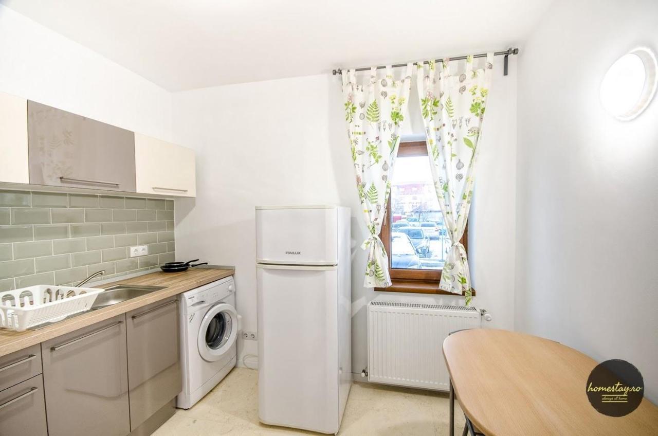 Homestay Отопени Екстериор снимка