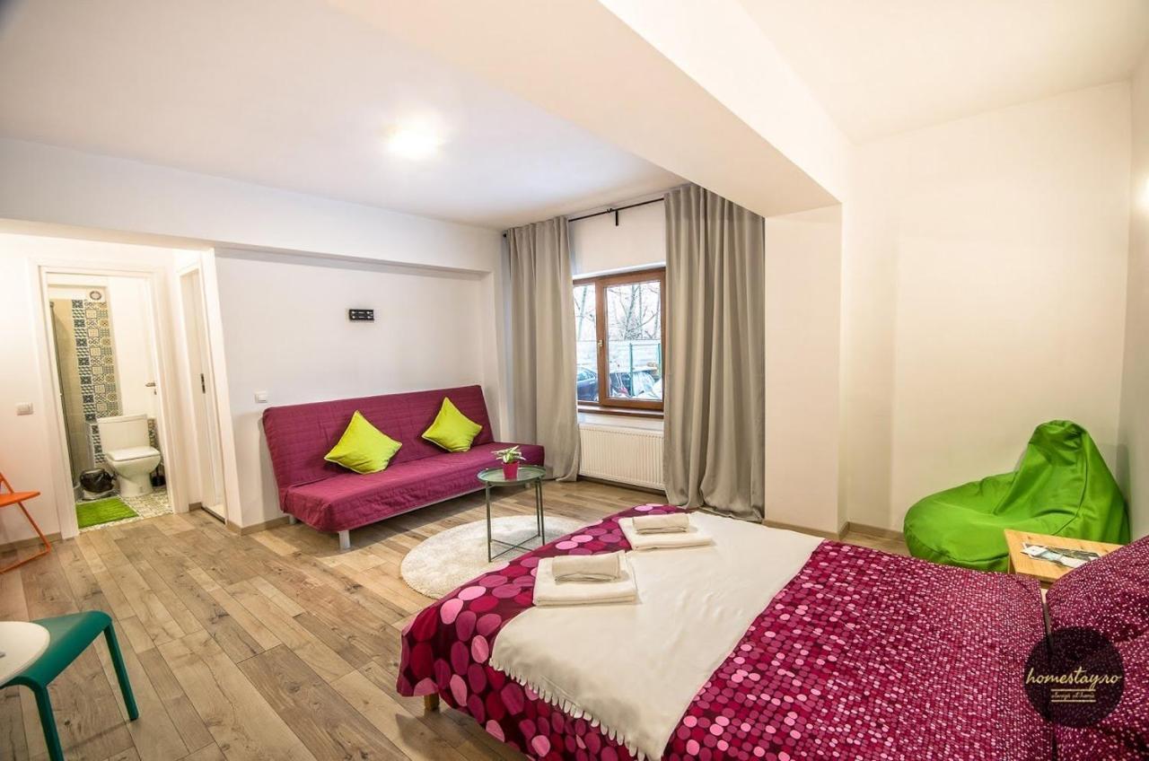 Homestay Отопени Екстериор снимка