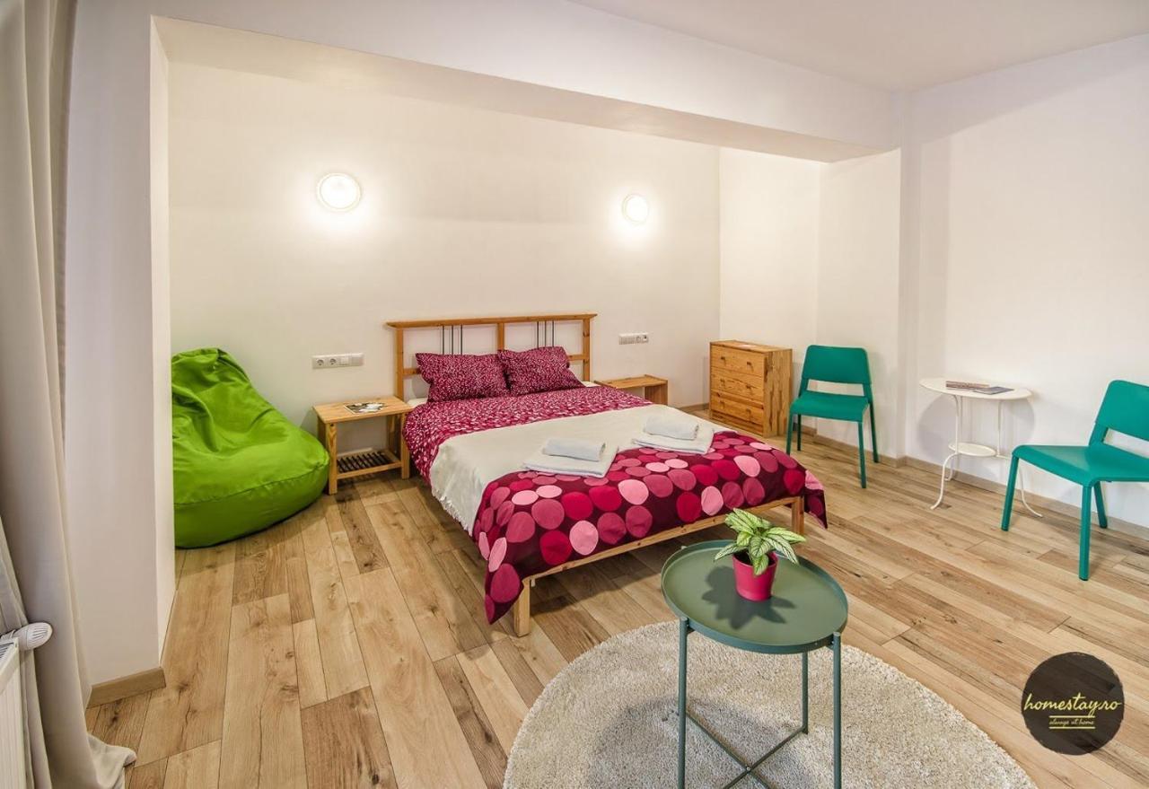 Homestay Отопени Екстериор снимка