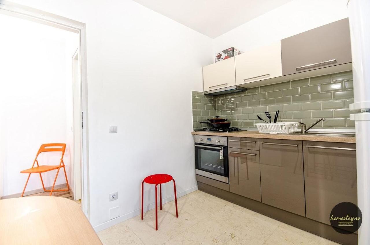 Homestay Отопени Екстериор снимка