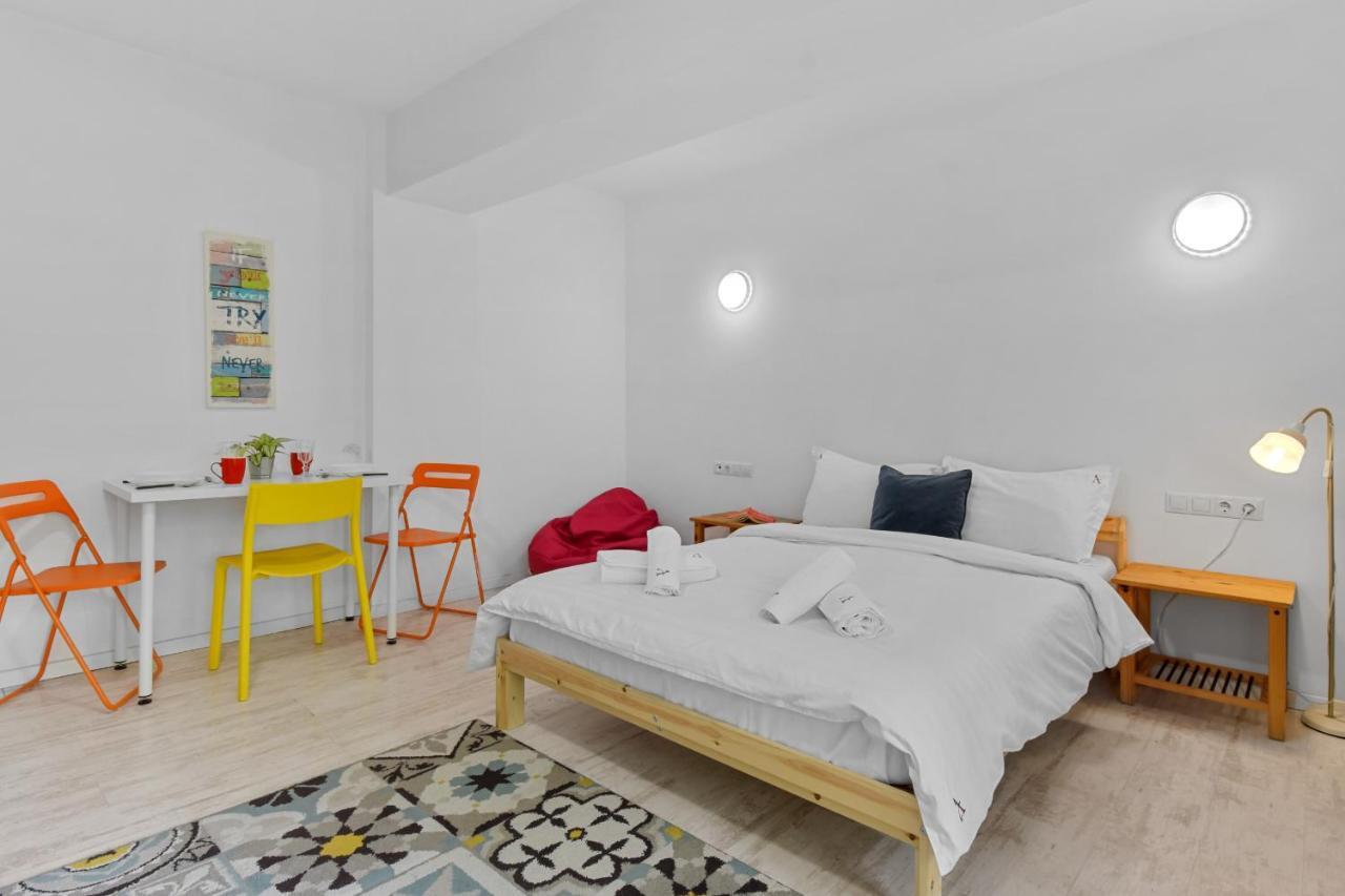 Homestay Отопени Екстериор снимка