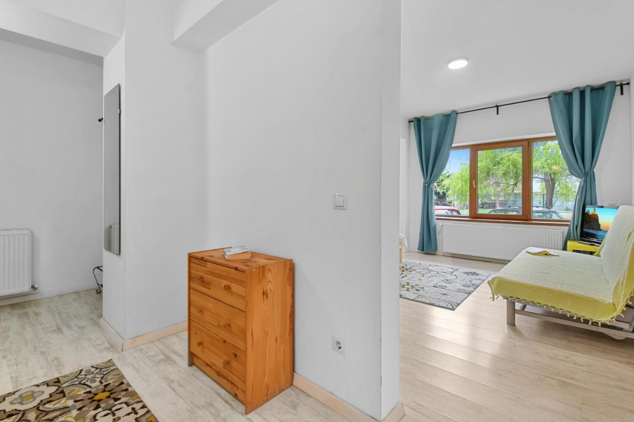 Homestay Отопени Екстериор снимка