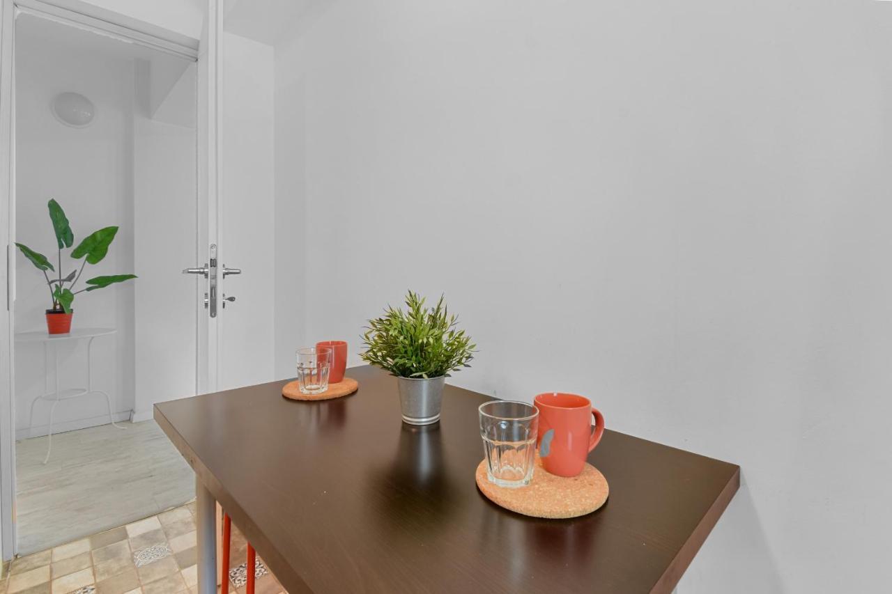 Homestay Отопени Екстериор снимка