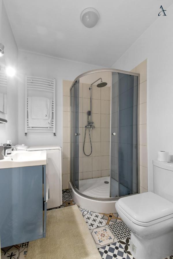 Homestay Отопени Екстериор снимка