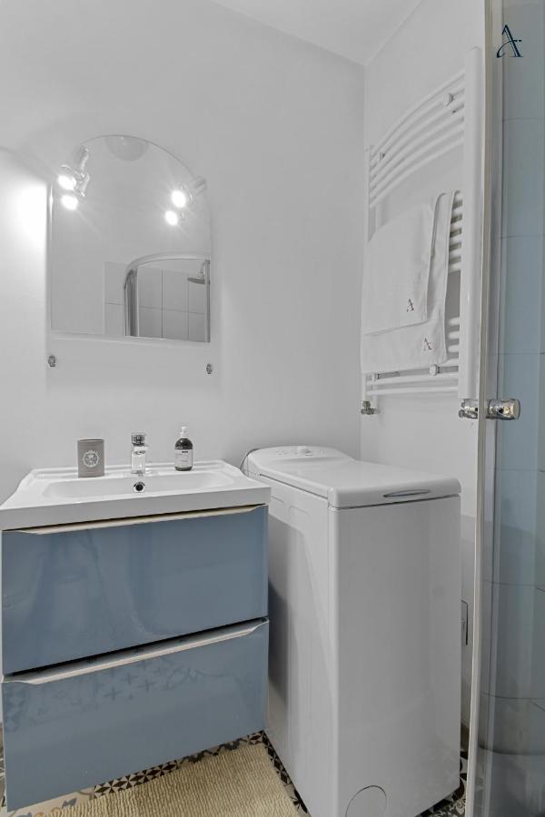 Homestay Отопени Екстериор снимка